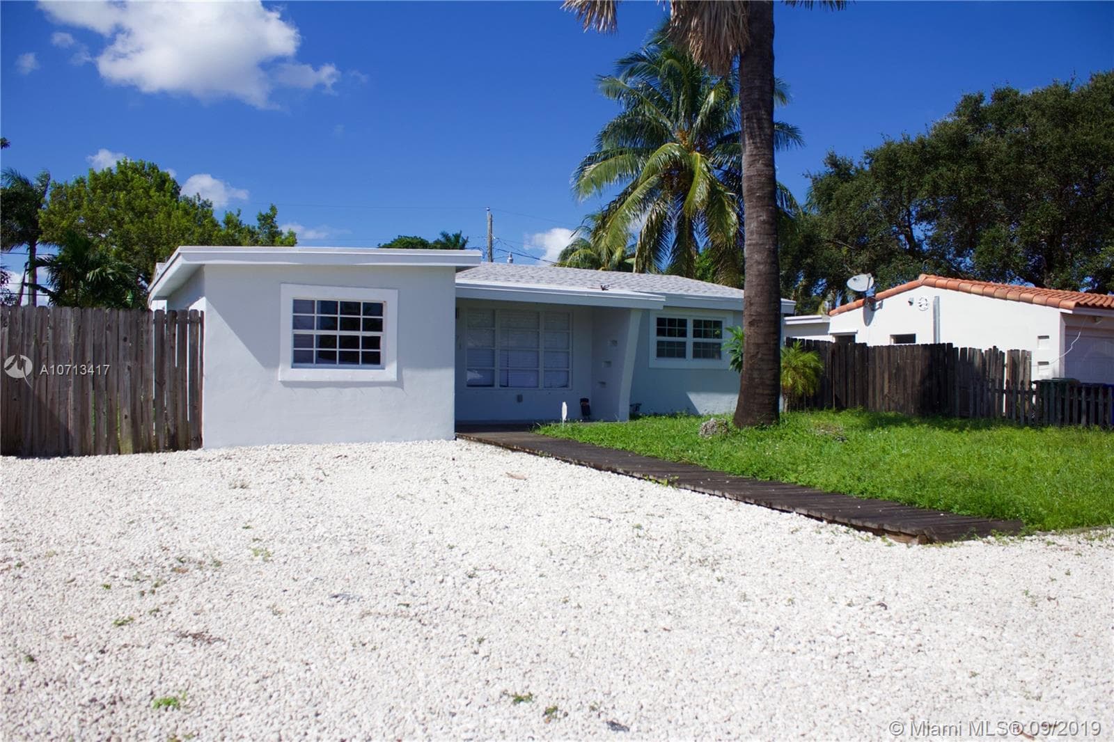 1071 SW 32nd St, Fort Lauderdale FL 33315