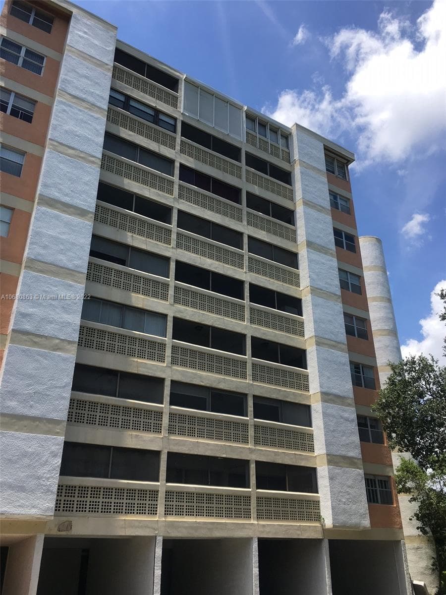 3301 Spanish Moss Ter # 906, Lauderhill FL 33319 - Lauderhill, FL - Photo 1