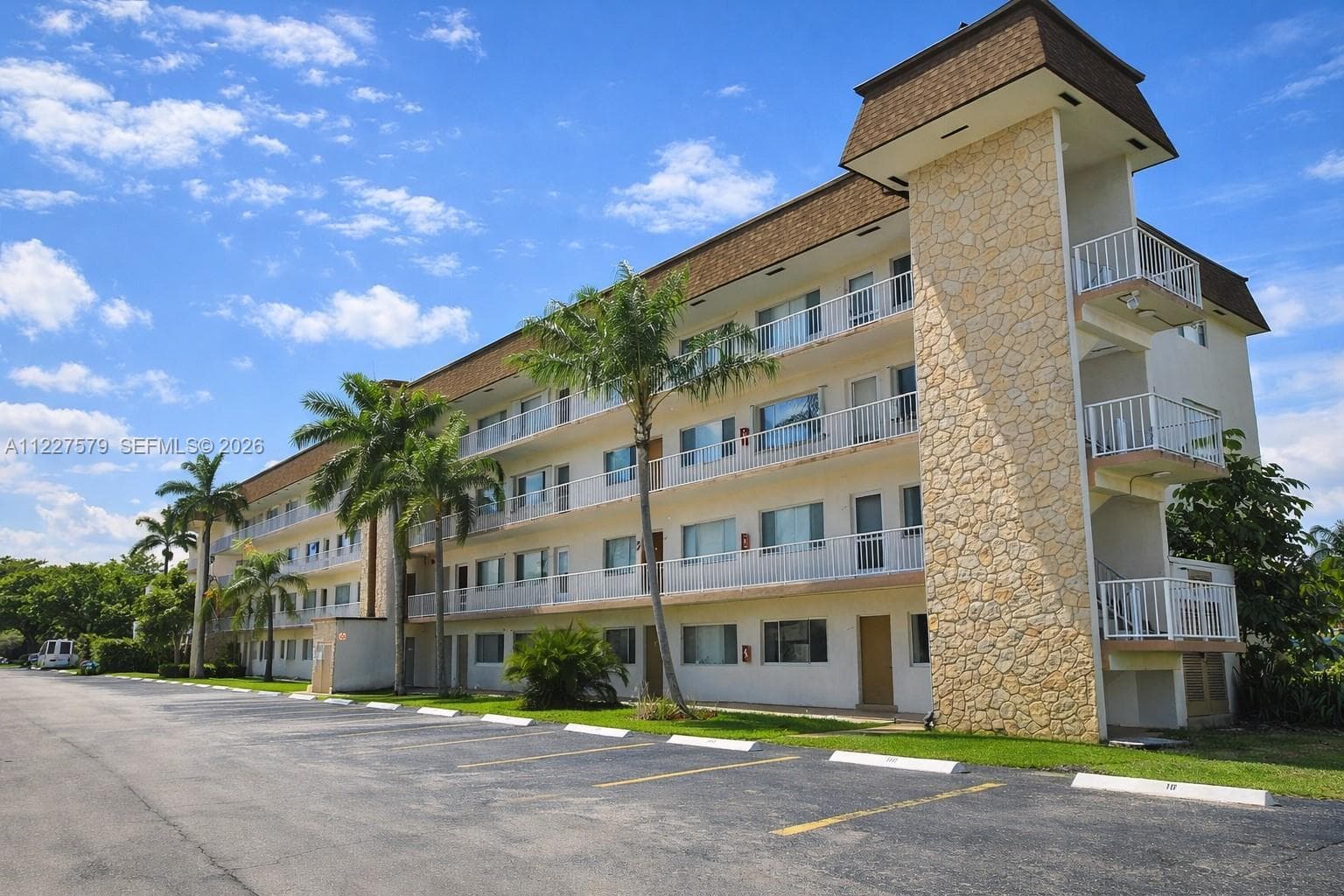 6289 Lear Dr # 306, Lake Worth FL 33462 - Lake Worth, FL - Photo 1