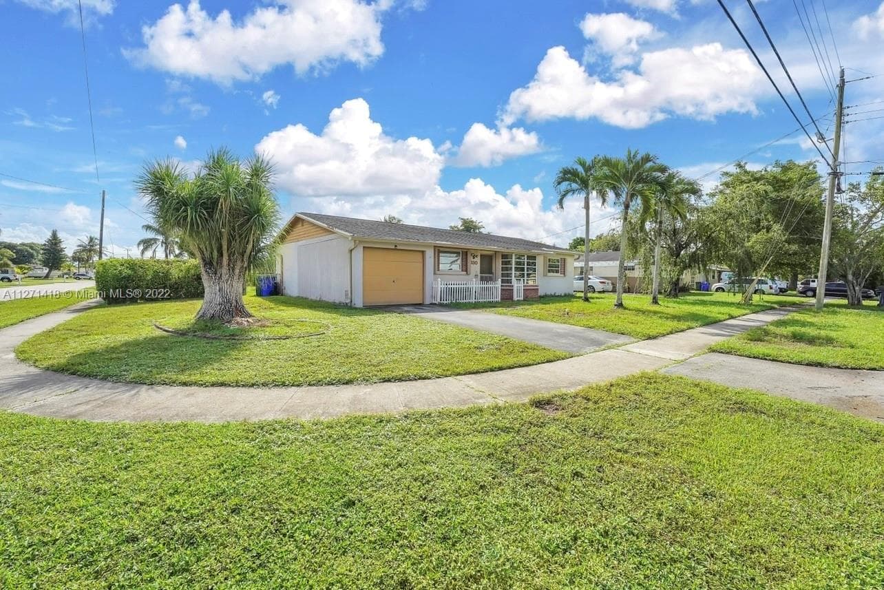830 NW 67th Ave, Margate FL 33063