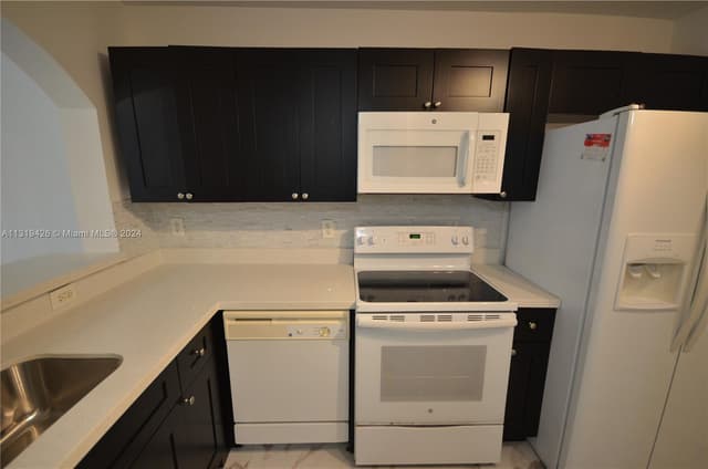 1241 SE 29th St # 102, Homestead FL 33035 - Homestead, FL - Photo 2