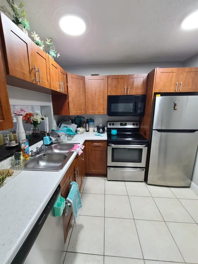 496 NW 165th St Rd # D112, Miami FL 33169 - Miami, FL - Photo 3