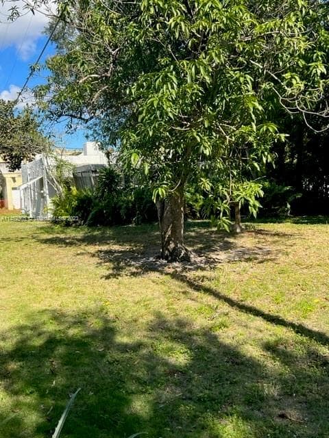 821 NE 120th St, Biscayne Park FL 33161 - Biscayne Park, FL - Photo 2
