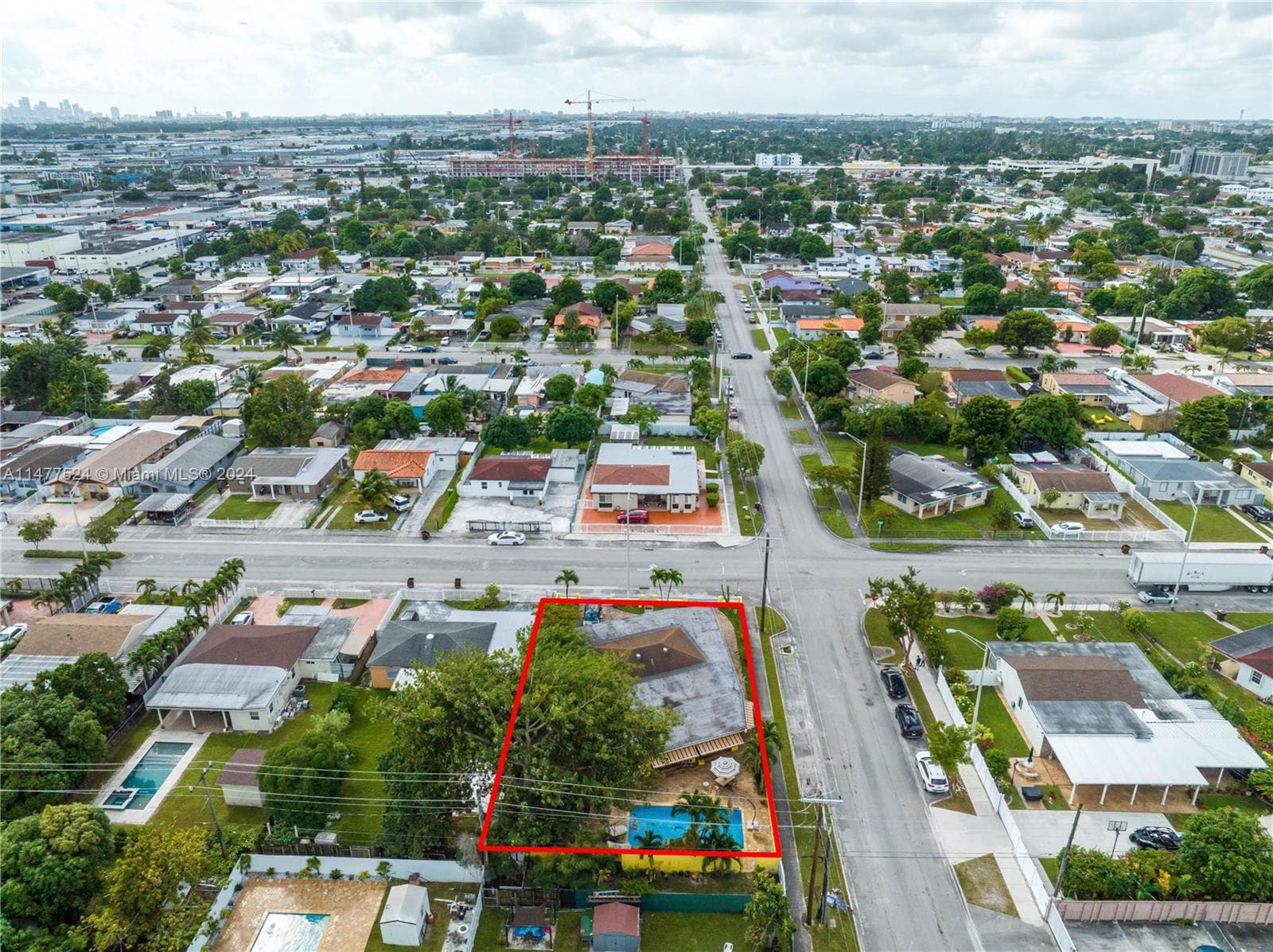 901 E 32nd St, Hialeah FL 33013