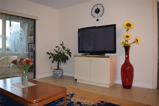 3940 NW 42nd Ave # 316, Lauderdale Lakes FL 33319 - Lauderdale Lakes, FL - Photo 4