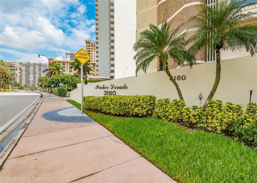 3180 S Ocean Dr # 422, Hallandale Beach FL 33009