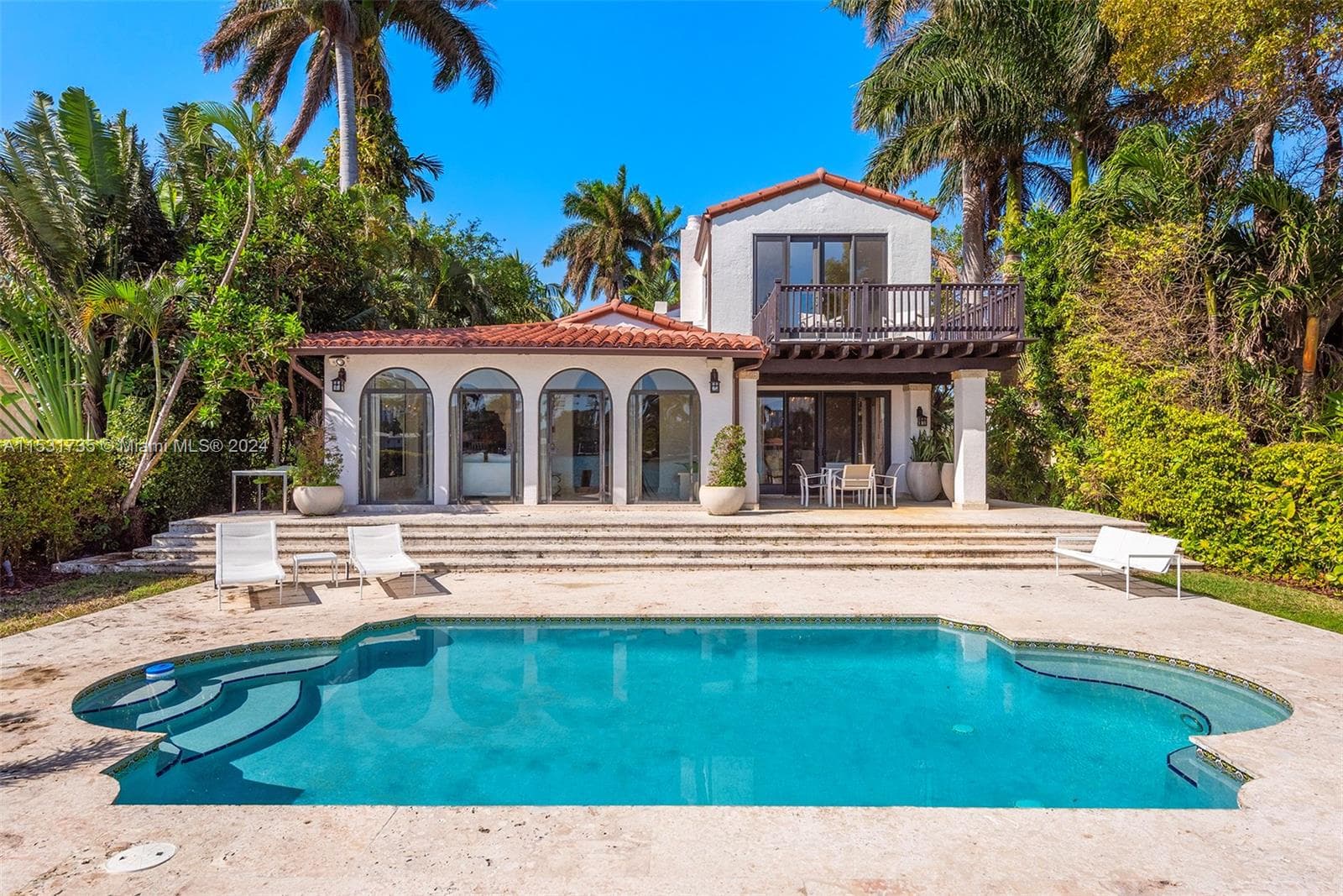 527 E Dilido Dr, Miami Beach FL 33139 - Miami Beach, FL - Photo 1
