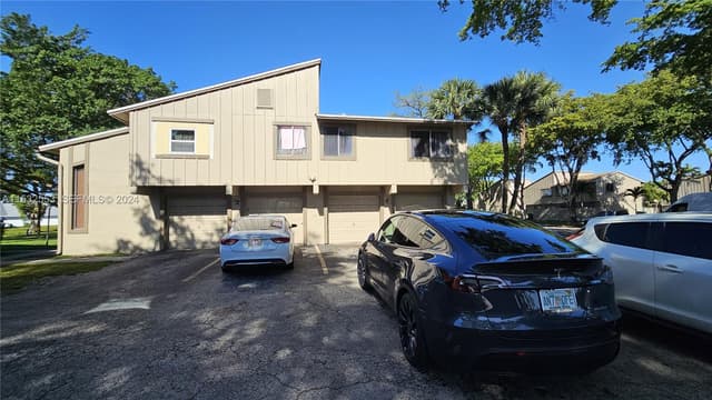 5870 NW 21st St, Lauderhill FL 33313 - Lauderhill, FL - Photo 3