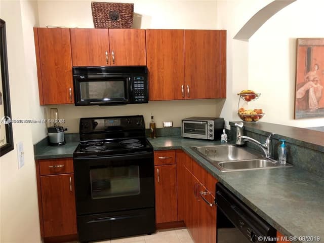 9172 Collins Ave # 13, Surfside FL 33154 - Surfside, FL - Photo 2
