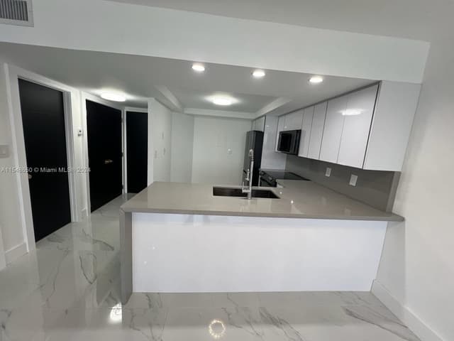 1301 NE Miami Gardens Dr # 1101W, Miami FL 33179 - Miami, FL - Photo 5