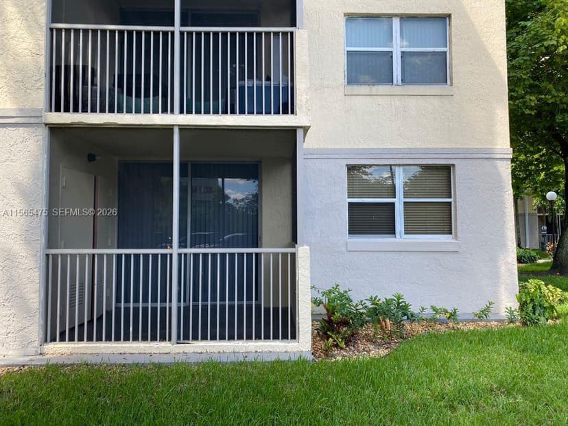 8363 LAKE DR # 101, Doral FL 33166