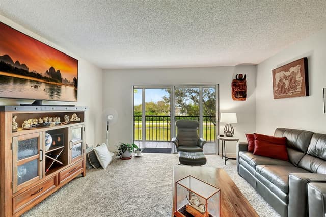 7185 Huntington Lane # 301, Delray Beach FL 33446 - Delray Beach, FL - Photo 2