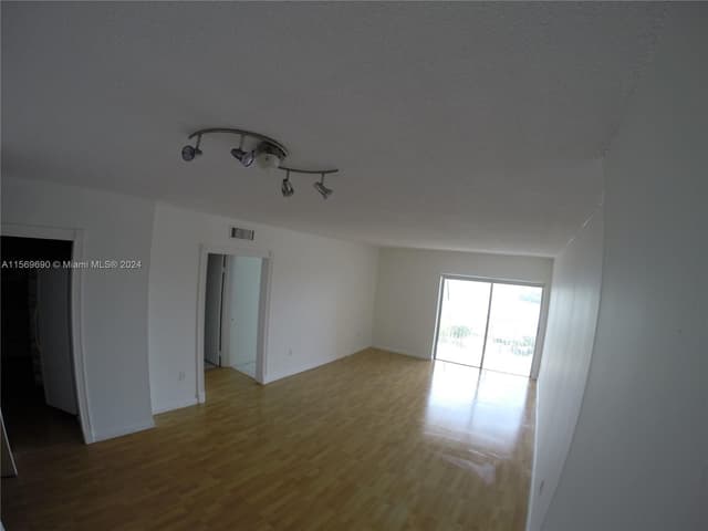 400 Kings Point Dr # 905, Sunny Isles Beach FL 33160 - Sunny Isles Beach, FL - Photo 3