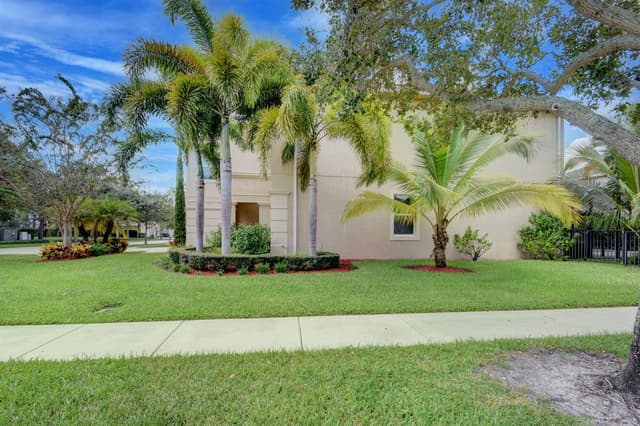 8625 Wellington View Drive, Royal Palm Beach FL 33411 - Royal Palm Beach, FL - Photo 4