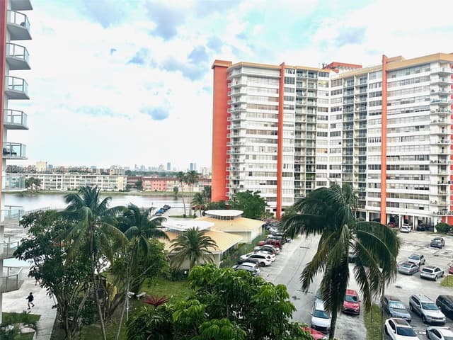 1301 NE Miami Gardens Dr, Miami FL 33179 - Miami, FL - Photo 7