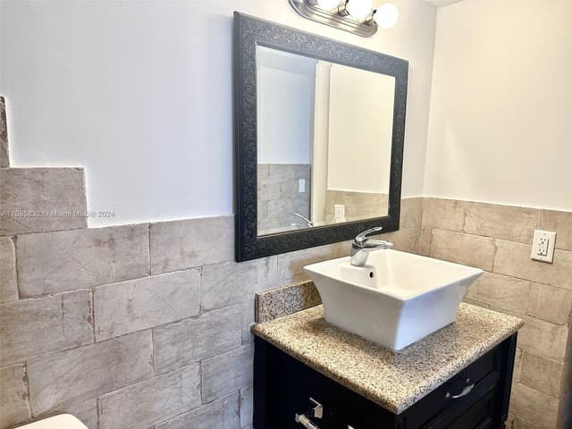 1301 NE Miami Gardens Dr, Miami FL 33179 - Miami, FL - Photo 4