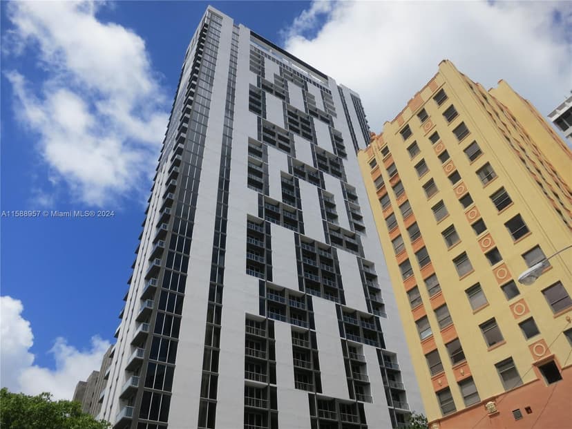 151 SE 1 St # 1704, Miami FL 33131