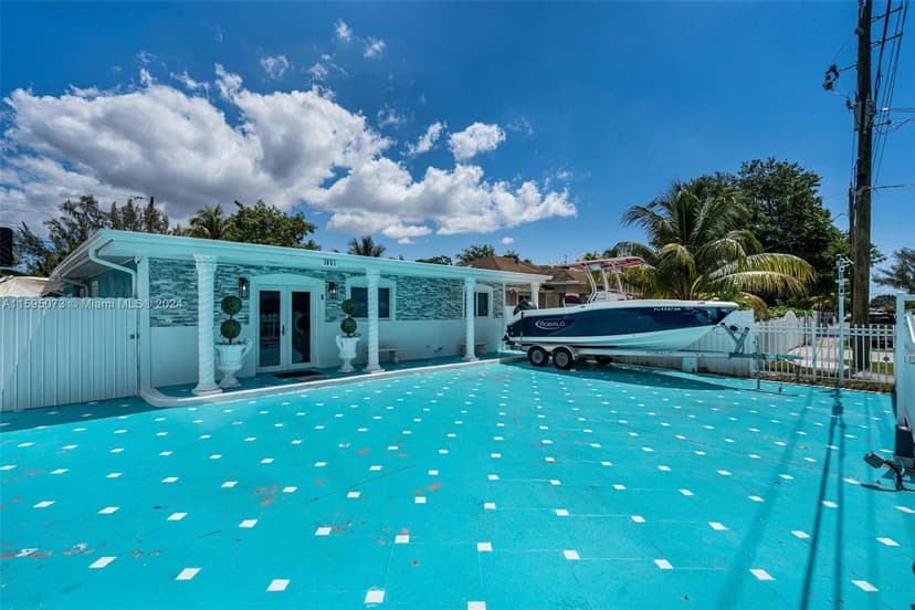 1651 NW 111th St, Miami FL 33167