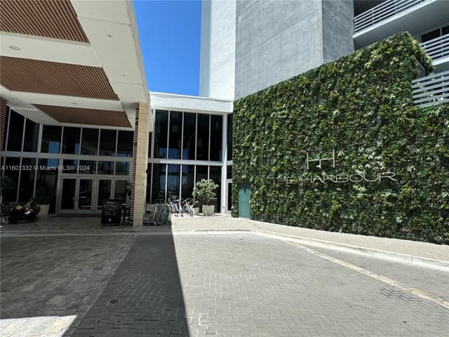 16385 Biscayne Blvd # 2421, North Miami Beach FL 33160 - North Miami Beach, FL - Photo 2