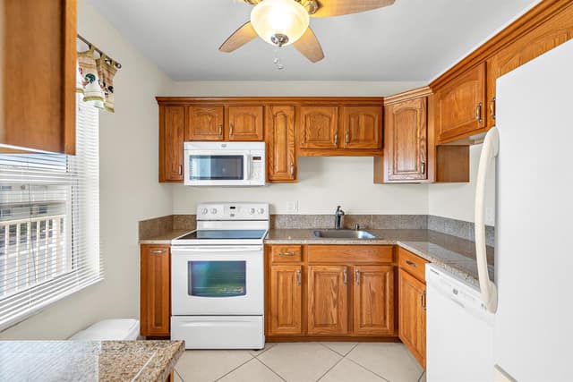601 NW 76th Terrace # 206, Margate FL 33063 - Margate, FL - Photo 5