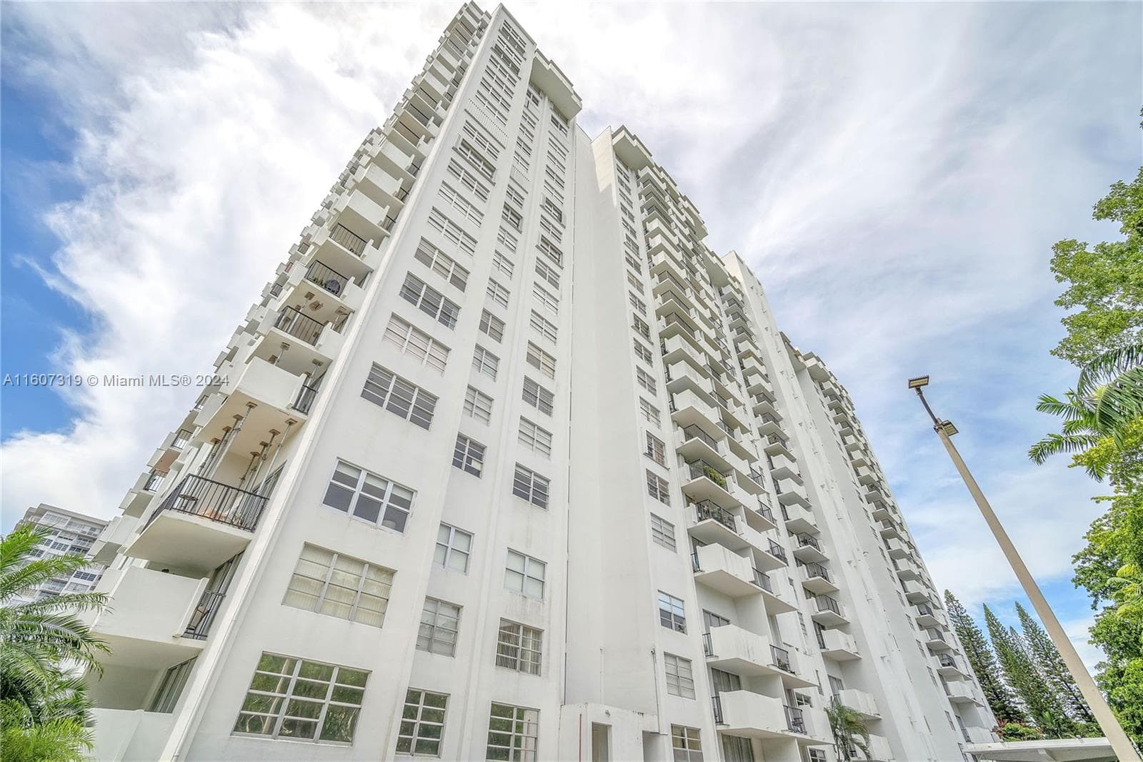 2780 NE 183rd St # 1601, Aventura FL 33160 - Aventura, FL - Photo 1