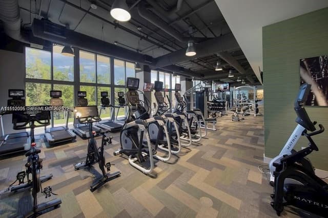16385 Biscayne Blvd # 1418, North Miami Beach FL 33160 - North Miami Beach, FL - Photo 7