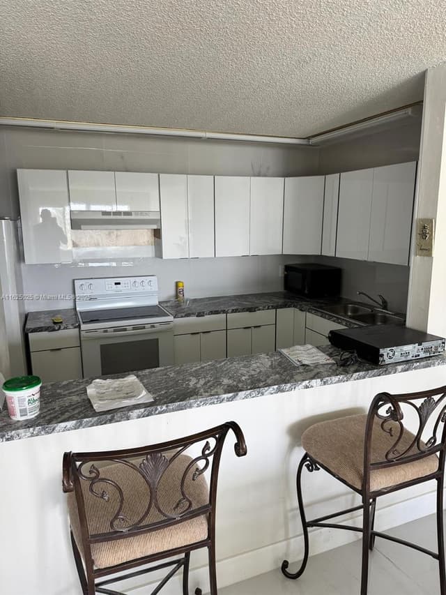 14840 Naranja Lakes Blvd, Homestead FL 33032 - Homestead, FL - Photo 4
