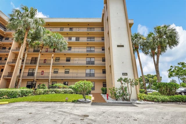 4700 W Lucerne Lakes Boulevard W # 507, Lake Worth FL 33467 - Lake Worth, FL - Photo 2