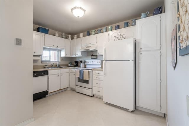 671 S Hollybrook Drive # 306, Pembroke Pines FL 33025 - Pembroke Pines, FL - Photo 2