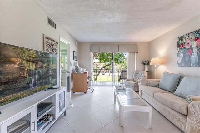 671 S Hollybrook Drive # 306, Pembroke Pines FL 33025 - Pembroke Pines, FL - Photo 6
