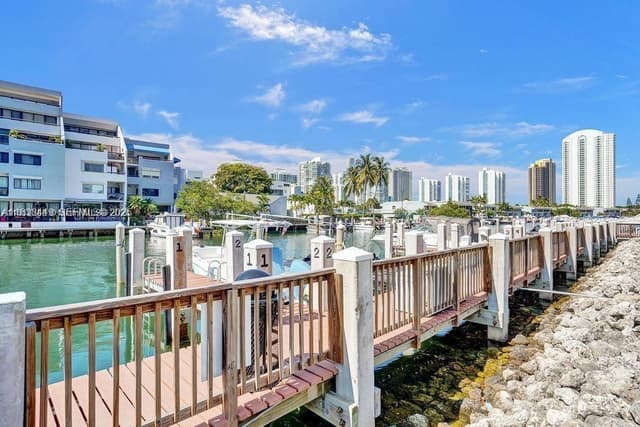 400 Kings Point Dr # 320, Sunny Isles Beach FL 33160 - Sunny Isles Beach, FL - Photo 3