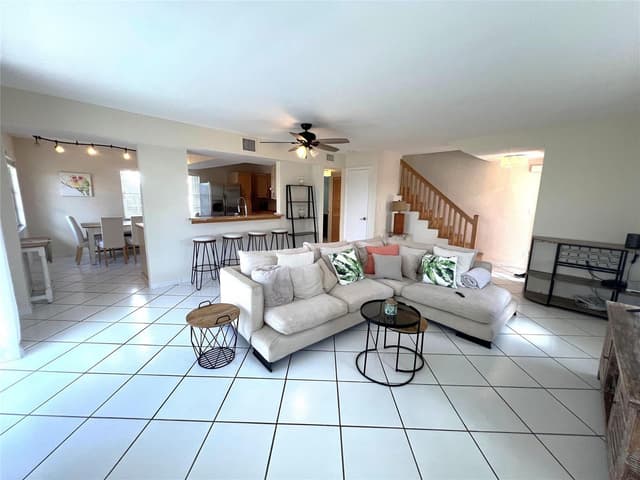 355 Virginia Street # 1, Hollywood FL 33019 - Hollywood, FL - Photo 7