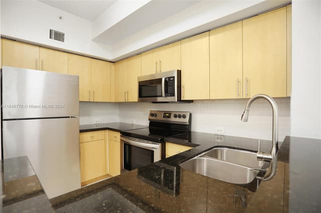 2941 NE 185th St # 1305, Miami FL 33180 - Miami, FL - Photo 4