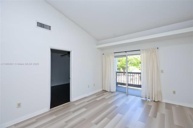 446 SW 113th Way # 446, Pembroke Pines FL 33025 - Pembroke Pines, FL - Photo 4