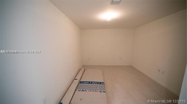 1000 Brickell Plz # 4905, Miami FL 33131 - Miami, FL - Photo 2