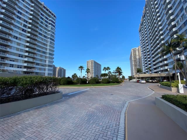 1965 S Ocean Dr # 4D, Hallandale Beach FL 33009 - Hallandale Beach, FL - Photo 3