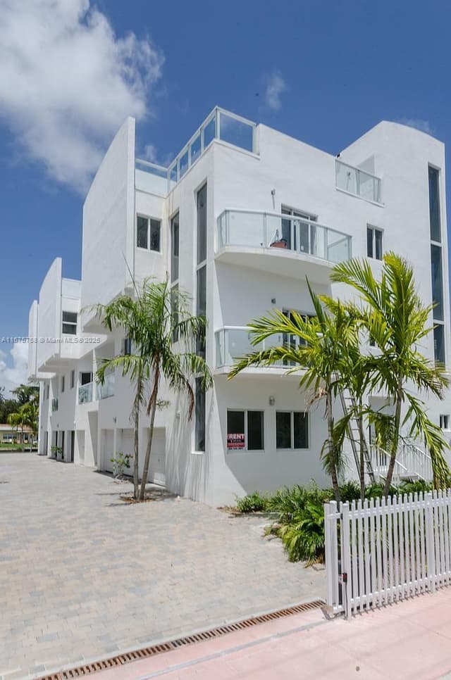 1975 Calais Dr, Miami Beach FL 33141 - Miami Beach, FL - Photo 3