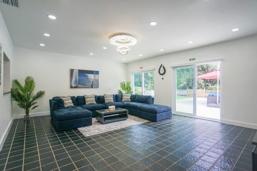3150 Calle Largo Drive, Hollywood FL 33021