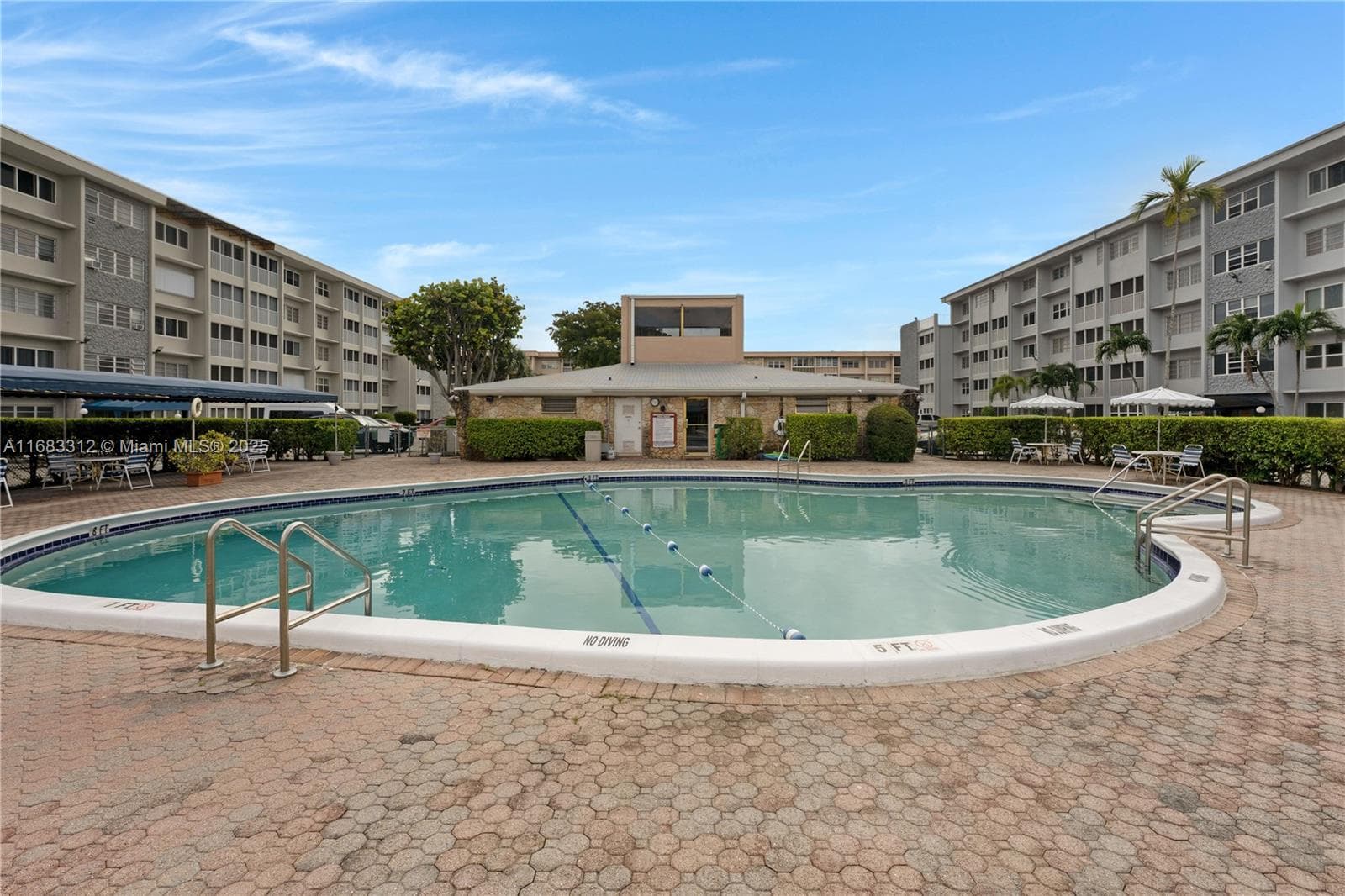 330 SE 2nd St # 303F, Hallandale Beach FL 33009 - Hallandale Beach, FL - Photo 1