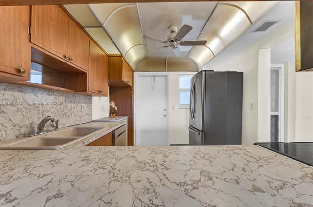 330 SE 2nd St # 303F, Hallandale Beach FL 33009 - Hallandale Beach, FL - Photo 5