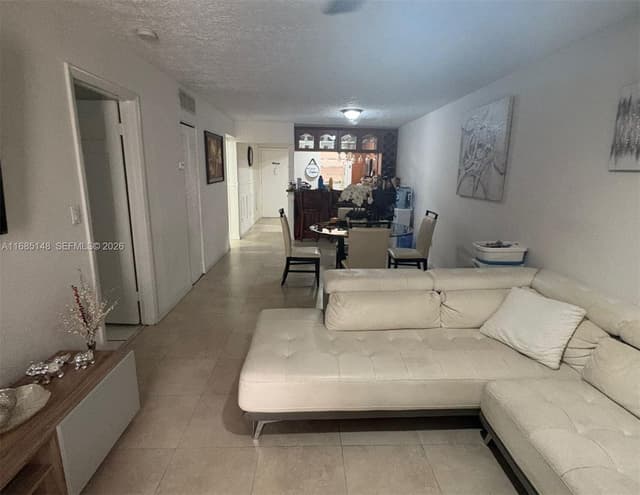 6055 W 19th Ave # 318, Hialeah FL 33012 - Hialeah, FL - Photo 3