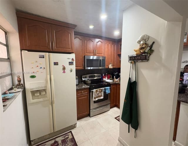 6055 W 19th Ave # 318, Hialeah FL 33012 - Hialeah, FL - Photo 4