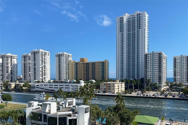 800 Parkview Dr # 708, Hallandale Beach FL 33009 - Hallandale Beach, FL - Photo 4