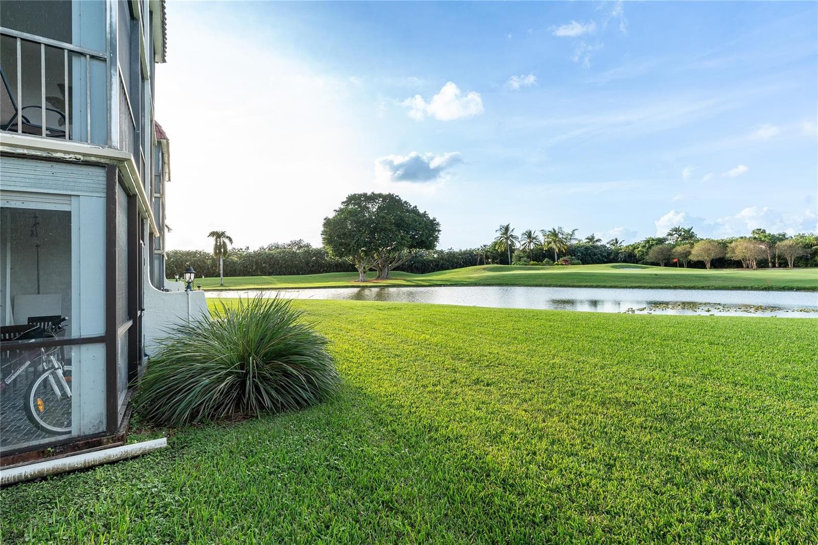 9611 N Hollybrook Lake Drive # 107, Pembroke Pines FL 33025 - Pembroke Pines, FL - Photo 1