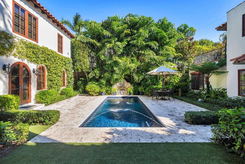 424 Brazilian Avenue, Palm Beach FL 33480