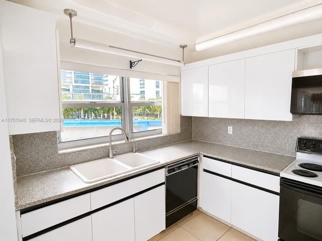 1825 S Ocean Dr # 401, Hallandale Beach FL 33009 - Hallandale Beach, FL - Photo 3