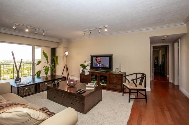 1800 NE 114th St # 1911, Miami FL 33181 - Miami, FL - Photo 5