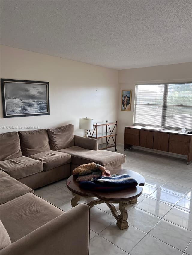 324 Fanshaw H # H, Boca Raton FL 33434 - Boca Raton, FL - Photo 3