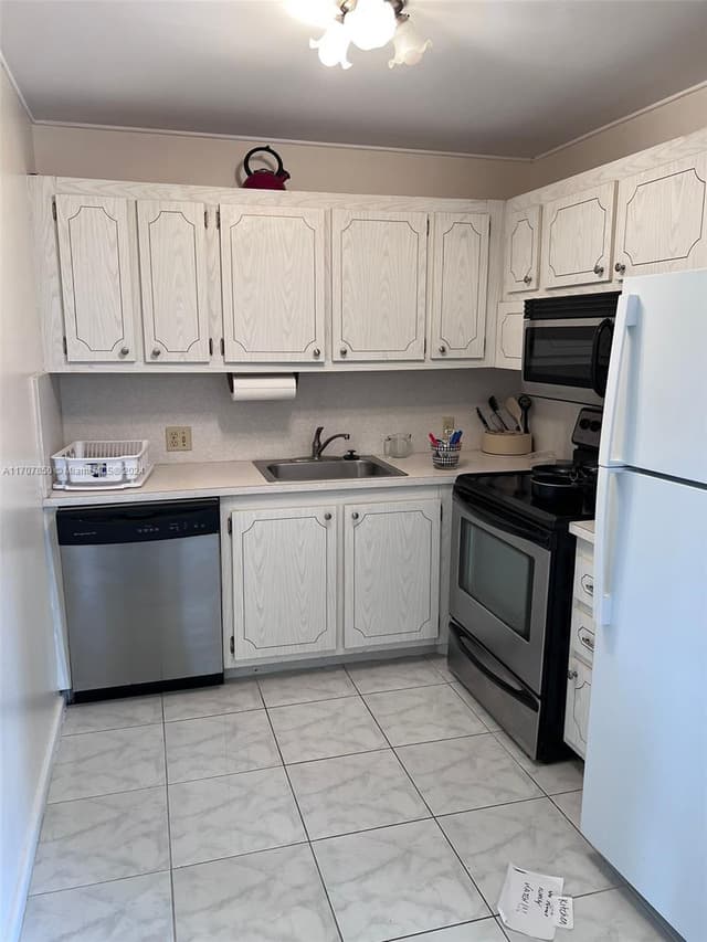 324 Fanshaw H # H, Boca Raton FL 33434 - Boca Raton, FL - Photo 4