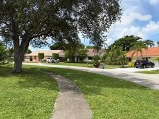 9332 Laurel Green Drive, Boynton Beach FL 33437 - Boynton Beach, FL - Photo 2